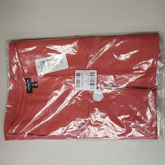 ❤️NWT VINTAGE TORRID TANK - PONTE - SEXY ZIP UP - HOLLY BERRY - PLUS SIZE - Picture 6 of 14